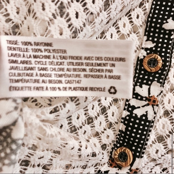 🌼Daisy & lace XS Crop Top🌼 - Picture 6 of 6